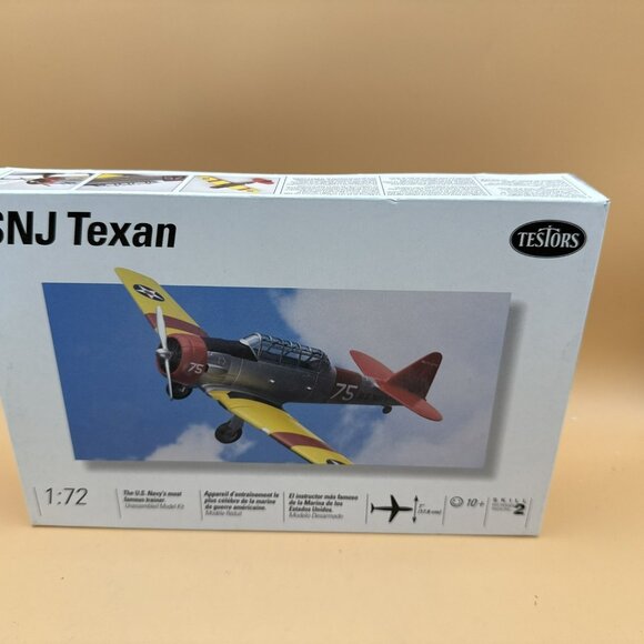 Testors SNJ Texan 1:72 Aircraft Model Kit #663 military aircraft US Navy - Picture 1 of 10